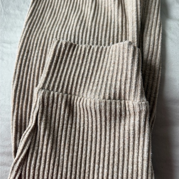 ALO Muse Set - Picture 6 of 16